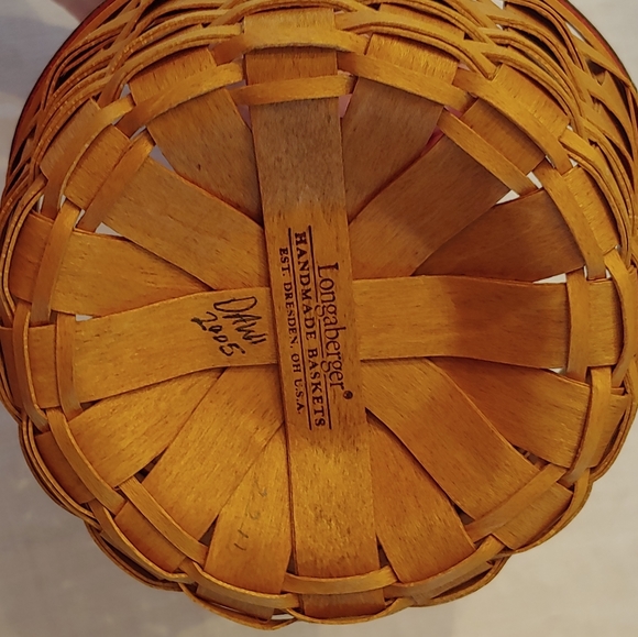 Longaberger Holiday Helper Basket - Picture 11 of 15